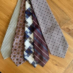Lot of 5 purple themed vintage men’s neck ties!